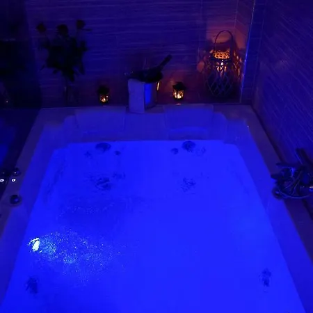 Nephele Luxury Apartment *