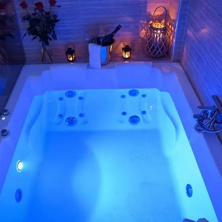 شقة Nephele Luxury سالونيك